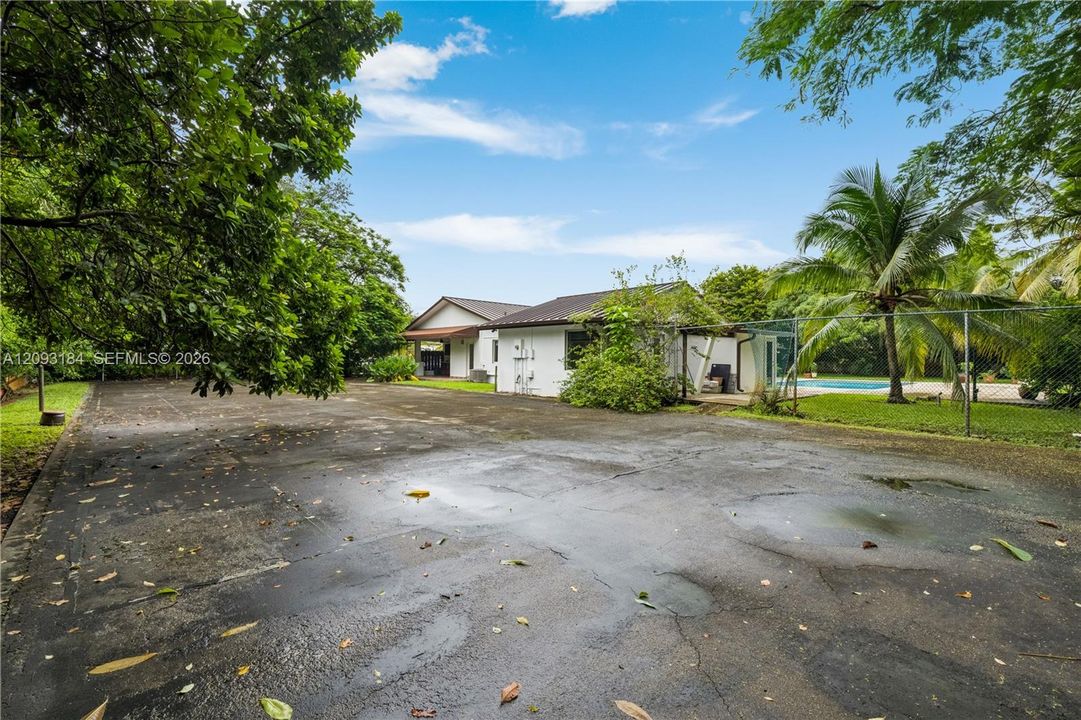 En Venta: $2,500,000 (5 camas, 3 baños, 3710 Pies cuadrados)