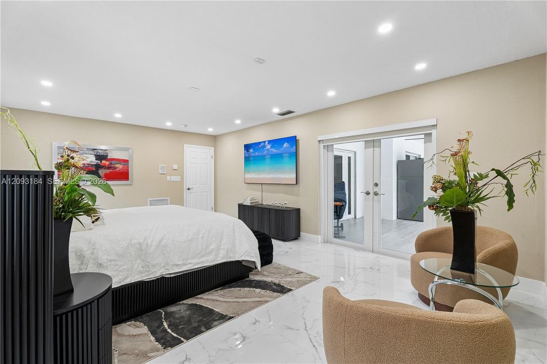 En Venta: $2,500,000 (5 camas, 3 baños, 3710 Pies cuadrados)