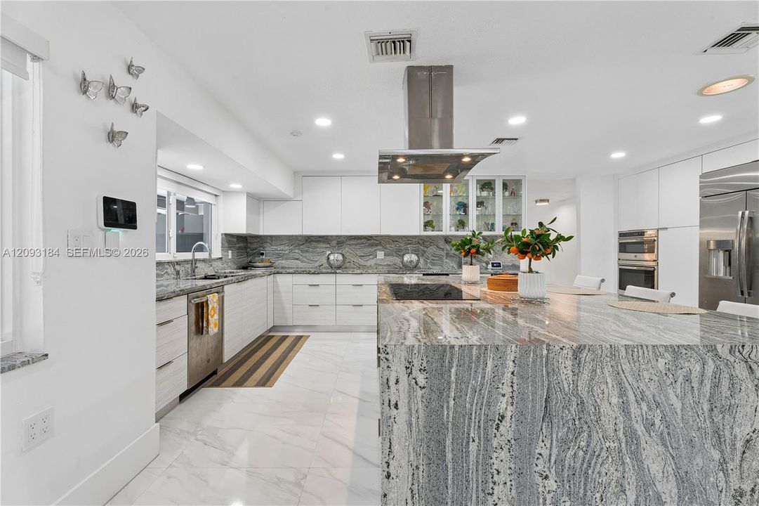 En Venta: $2,500,000 (5 camas, 3 baños, 3710 Pies cuadrados)