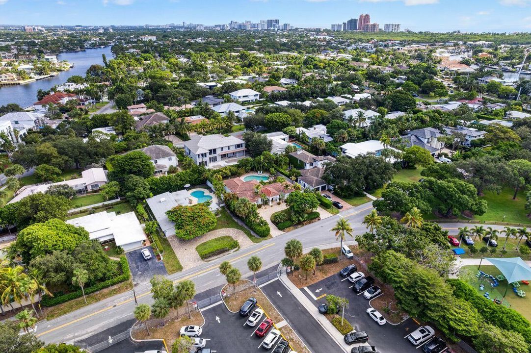2317 NE 12th St