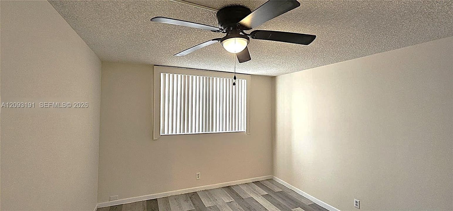 For Rent: $1,585 (1 beds, 1 baths, 940 Square Feet)