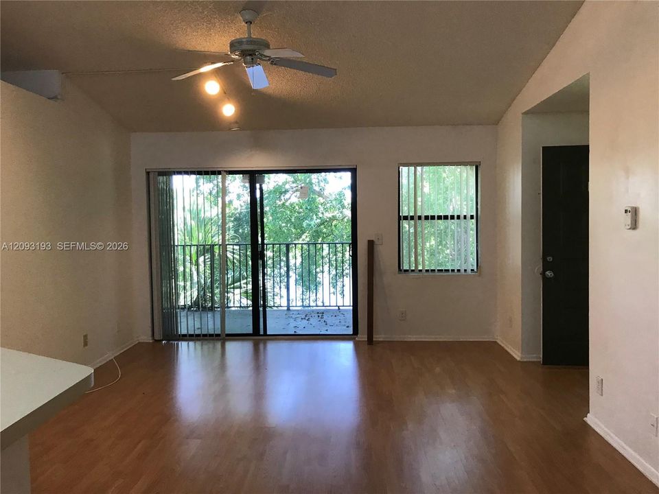 В аренду: $2,050 (2 спален, 2 ванн, 1024 Квадратных фут)