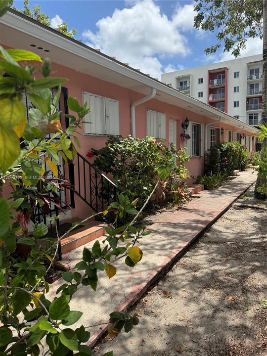 For Rent: $1,700 (1 beds, 1 baths, 525 Square Feet)