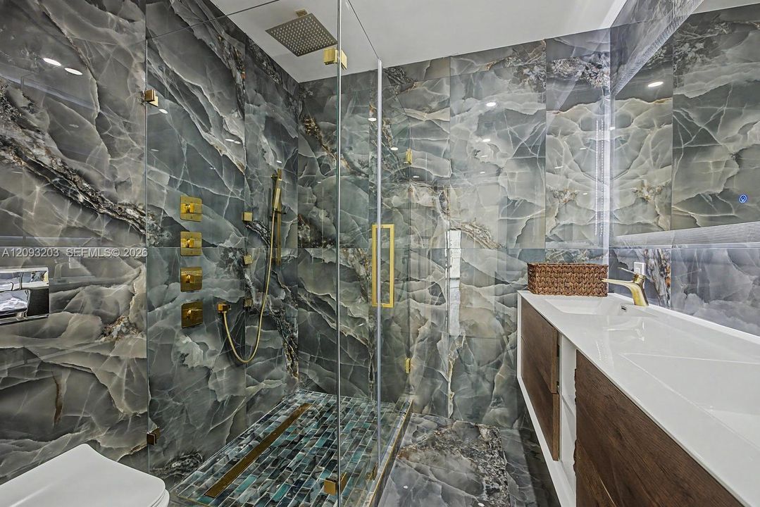 En Venta: $490,000 (2 camas, 1 baños, 946 Pies cuadrados)