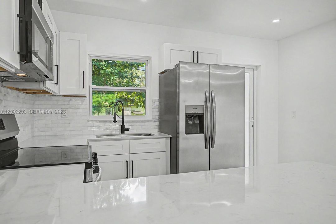 En Venta: $490,000 (2 camas, 1 baños, 946 Pies cuadrados)