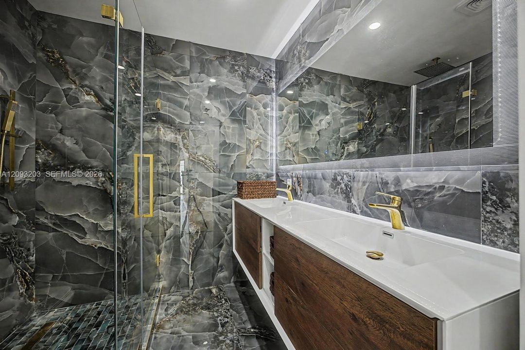 En Venta: $490,000 (2 camas, 1 baños, 946 Pies cuadrados)