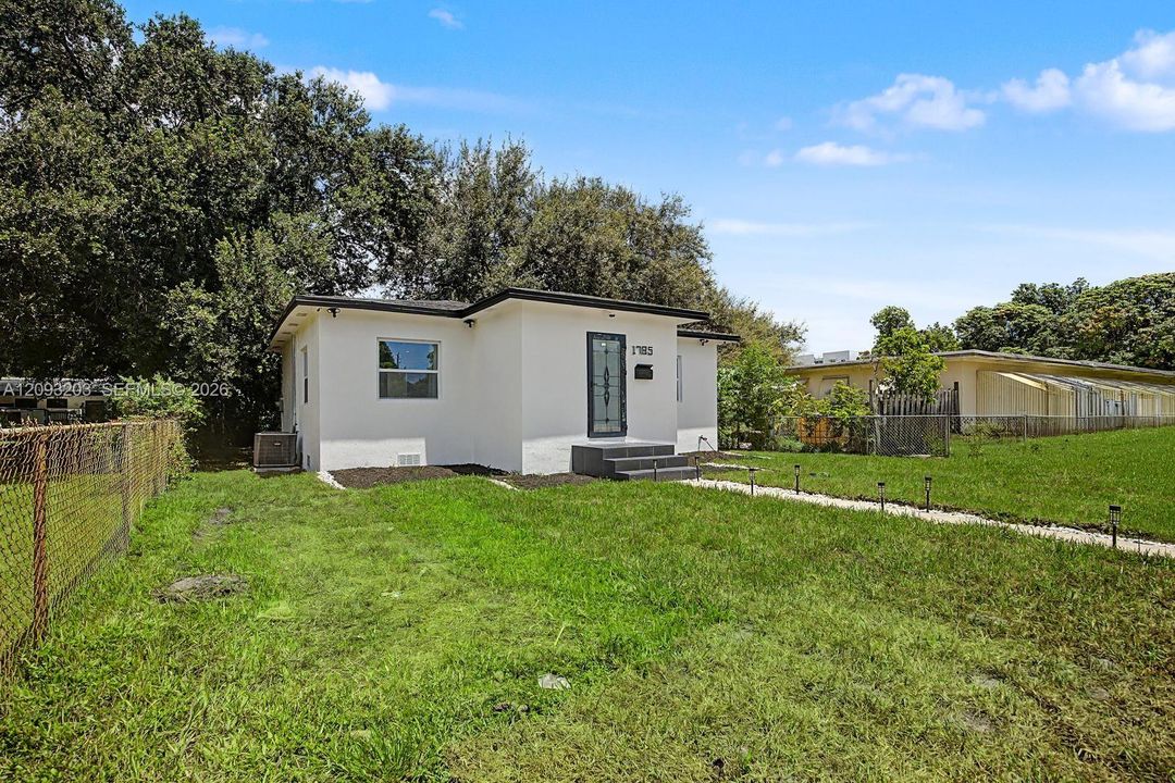 En Venta: $490,000 (2 camas, 1 baños, 946 Pies cuadrados)