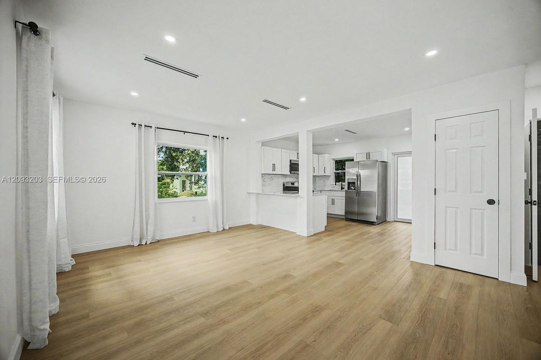 En Venta: $490,000 (2 camas, 1 baños, 946 Pies cuadrados)