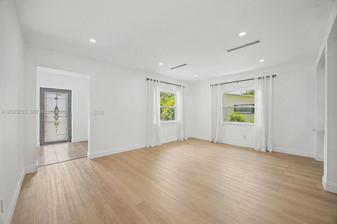 En Venta: $490,000 (2 camas, 1 baños, 946 Pies cuadrados)