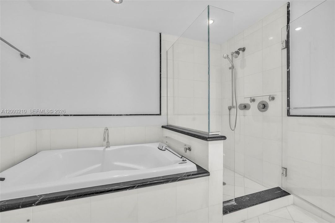 For Rent: $5,000 (1 beds, 1 baths, 776 Square Feet)