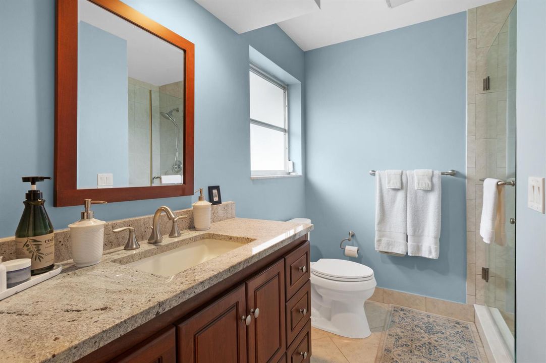 33_accutour_01 6500-ne-21st-dr-032