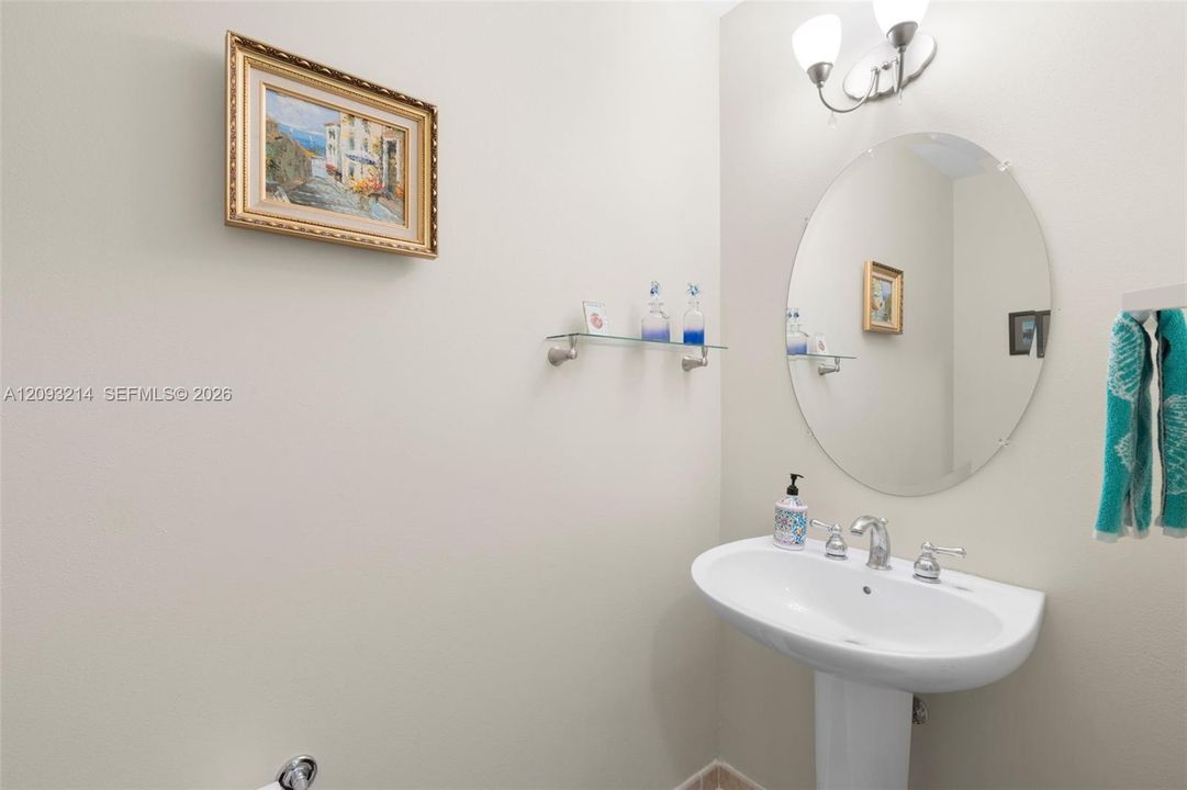 En Venta: $605,000 (2 camas, 2 baños, 1529 Pies cuadrados)