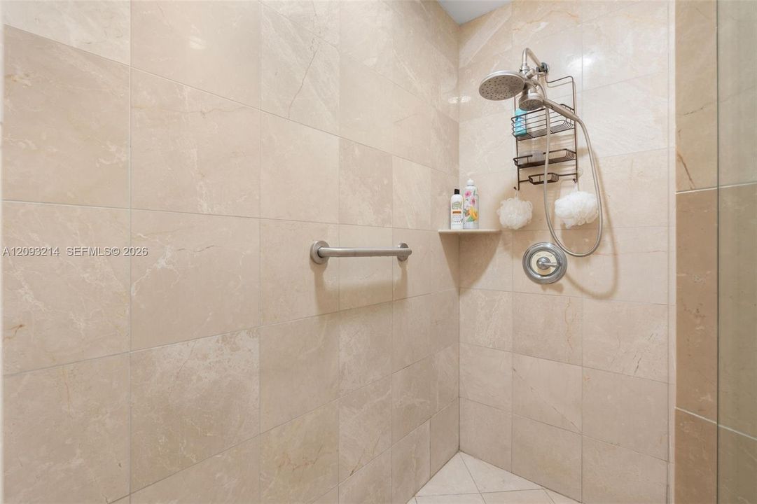 En Venta: $605,000 (2 camas, 2 baños, 1529 Pies cuadrados)
