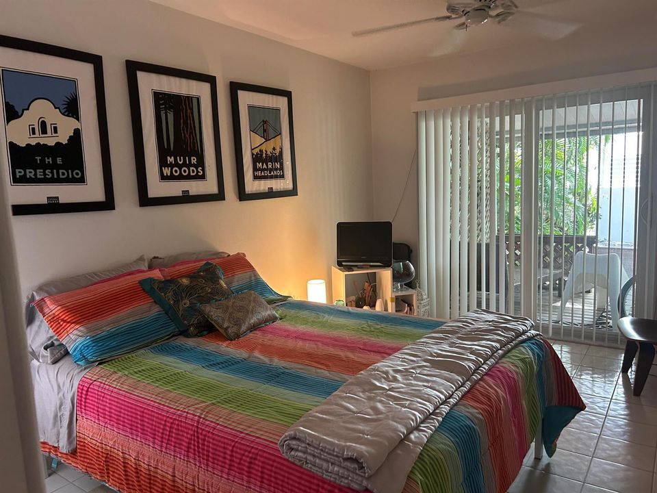 GB 128 Venetian Dr