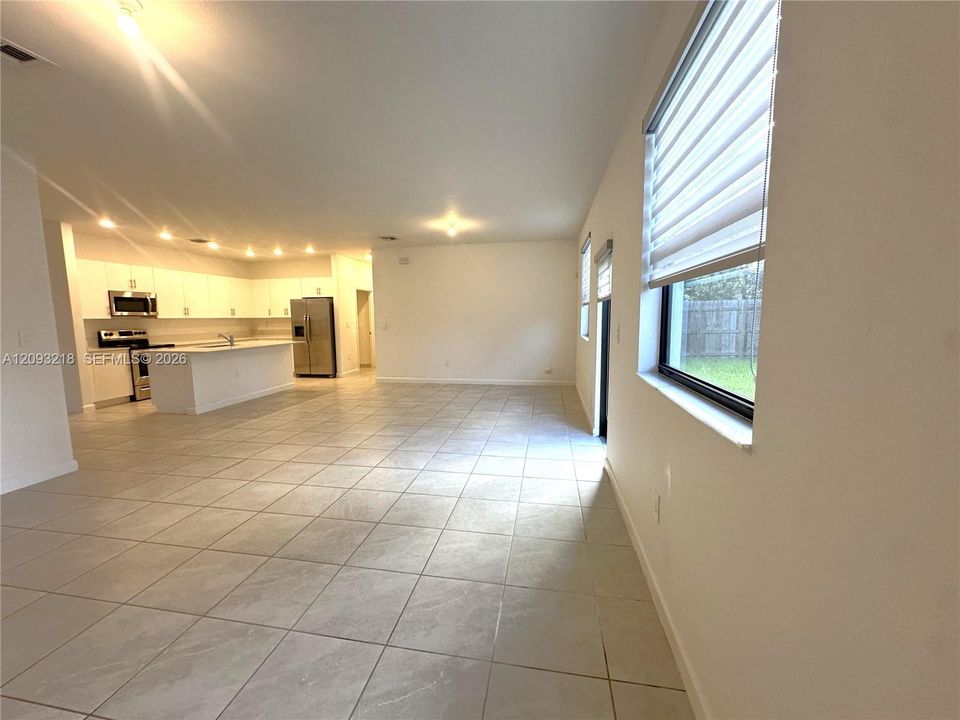 For Rent: $4,000 (5 beds, 3 baths, 2640 Square Feet)