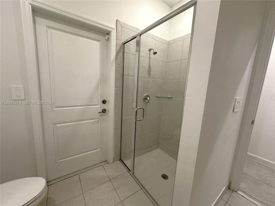For Rent: $4,000 (5 beds, 3 baths, 2640 Square Feet)