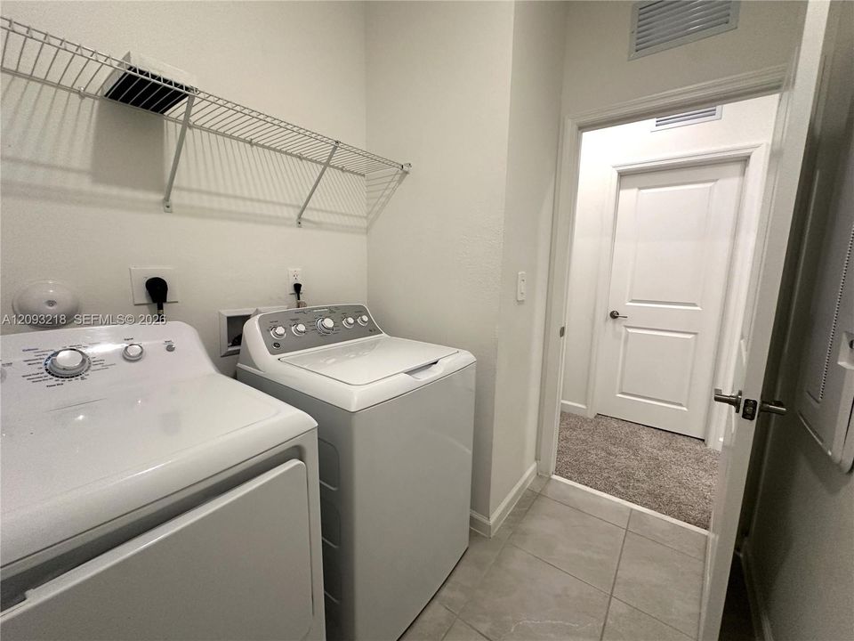 For Rent: $4,000 (5 beds, 3 baths, 2640 Square Feet)