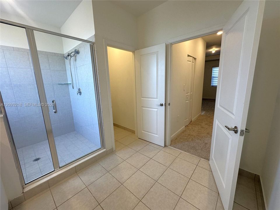 For Rent: $4,000 (5 beds, 3 baths, 2640 Square Feet)