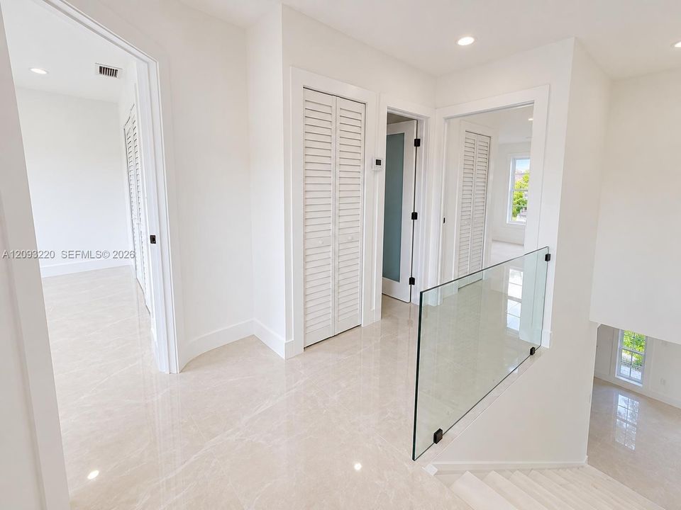 For Sale: $599,900 (3 beds, 2 baths, 1551 Square Feet)