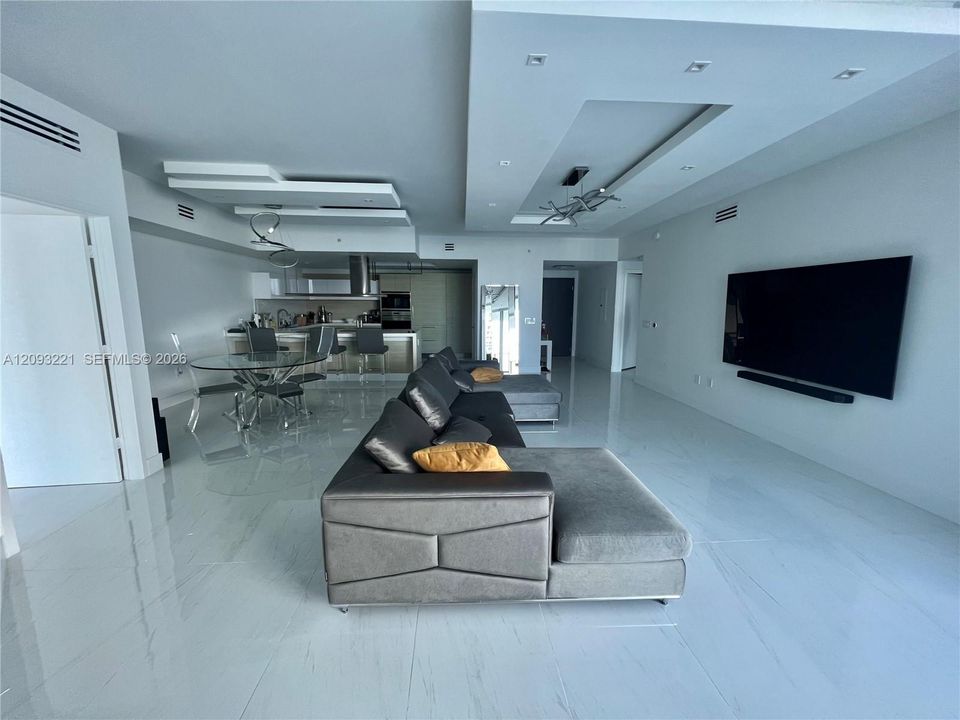 В аренду: $6,750 (2 спален, 2 ванн, 1736 Квадратных фут)