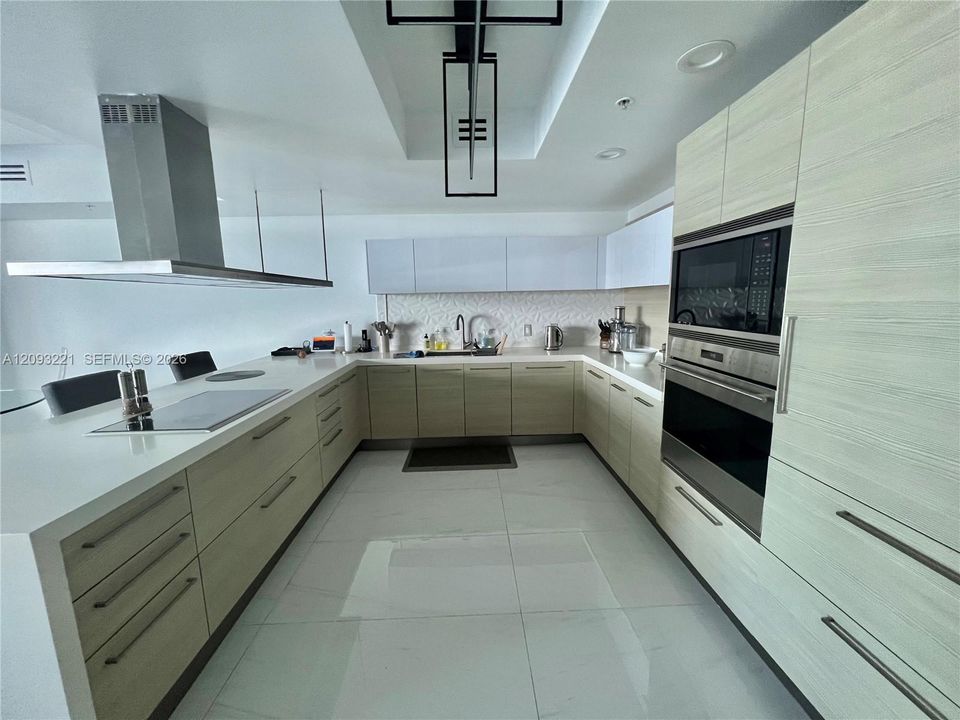 В аренду: $6,750 (2 спален, 2 ванн, 1736 Квадратных фут)
