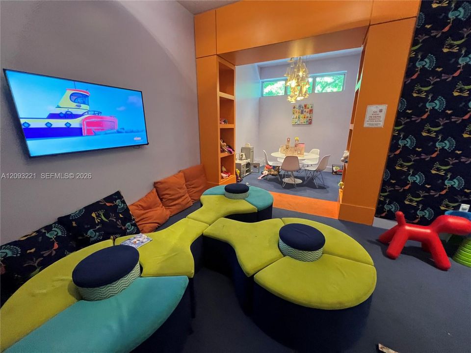 В аренду: $6,750 (2 спален, 2 ванн, 1736 Квадратных фут)