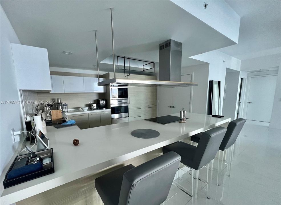 В аренду: $6,750 (2 спален, 2 ванн, 1736 Квадратных фут)