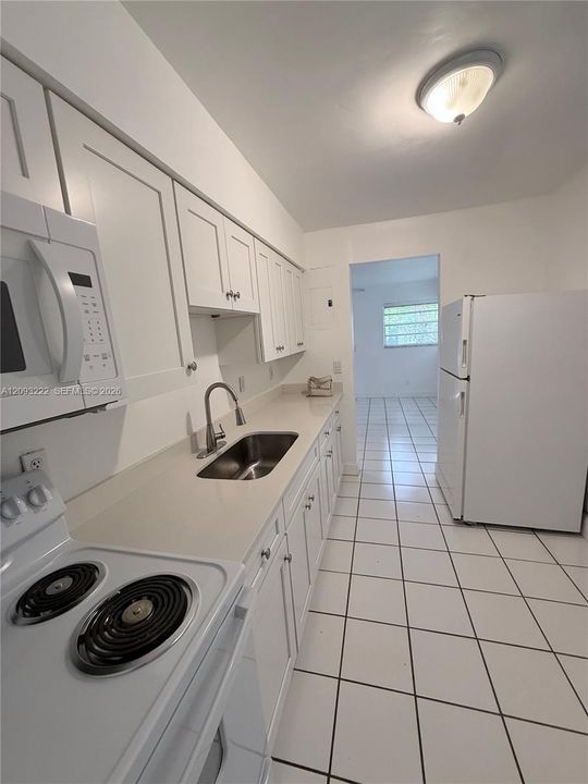 For Rent: $1,600 (1 beds, 1 baths, 600 Square Feet)