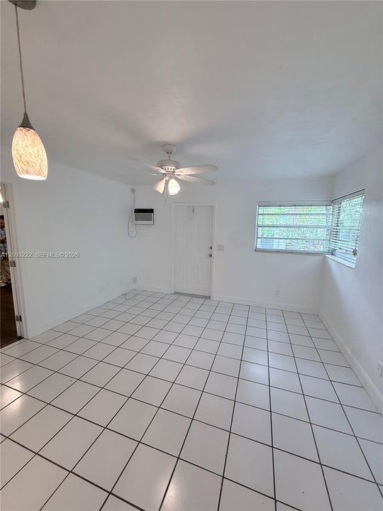 For Rent: $1,600 (1 beds, 1 baths, 600 Square Feet)