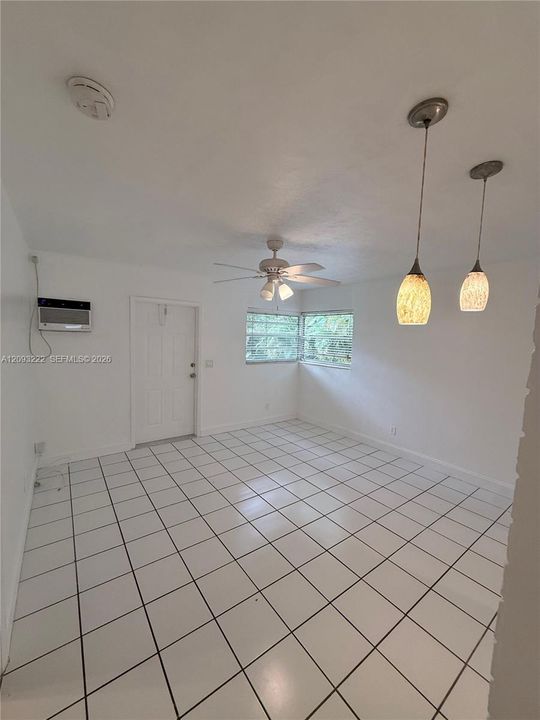 For Rent: $1,600 (1 beds, 1 baths, 600 Square Feet)