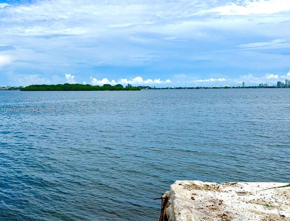 На продажу: $6,400,000 (0.29 acres)