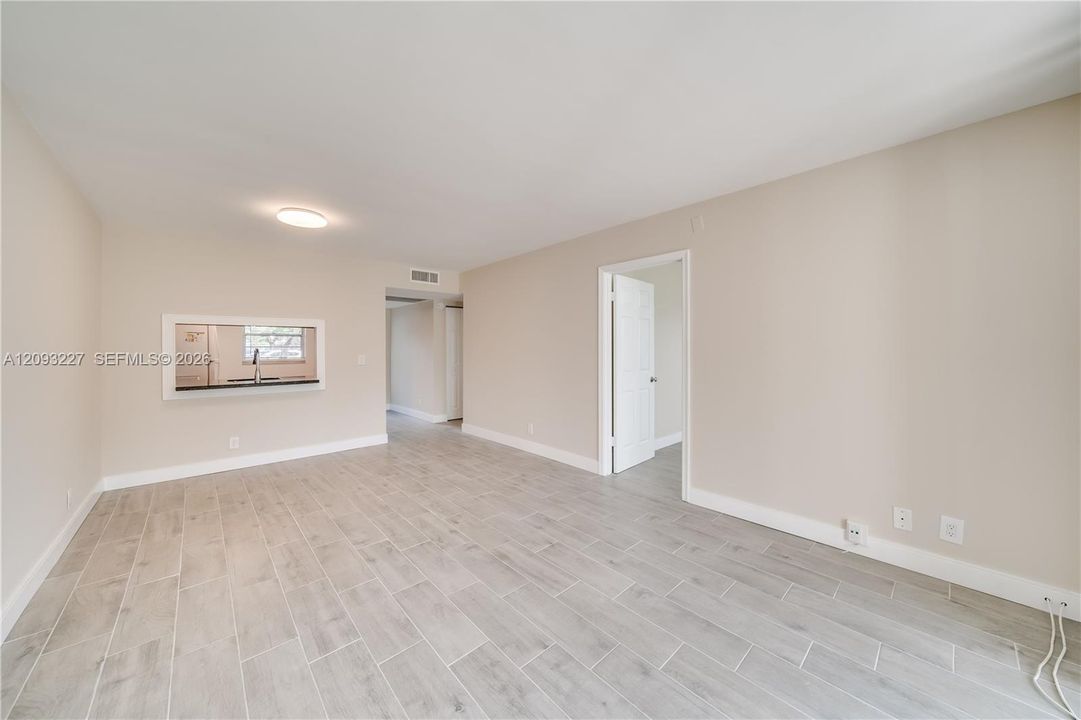 В аренду: $2,100 (2 спален, 2 ванн, 970 Квадратных фут)