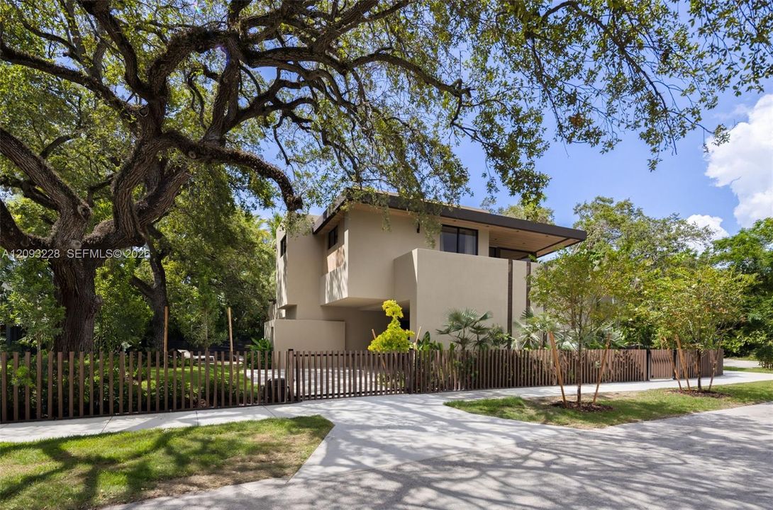For Sale: $7,950,000 (6 beds, 7 baths, 0 Square Feet)