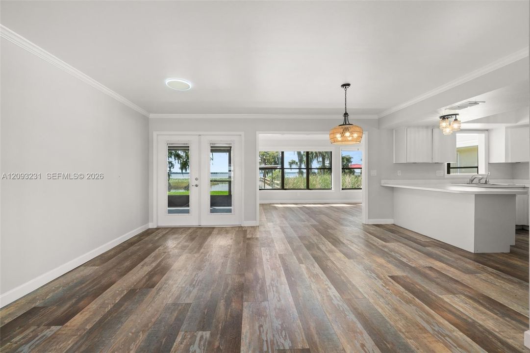 For Sale: $485,000 (3 beds, 2 baths, 1648 Square Feet)