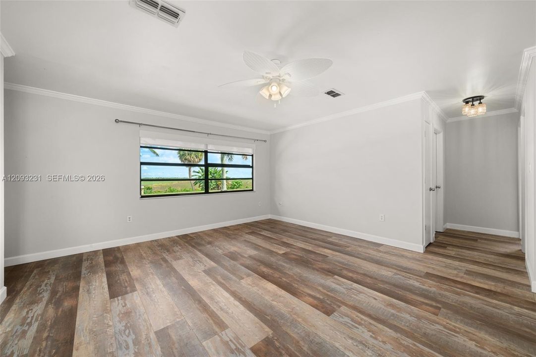 For Sale: $485,000 (3 beds, 2 baths, 1648 Square Feet)
