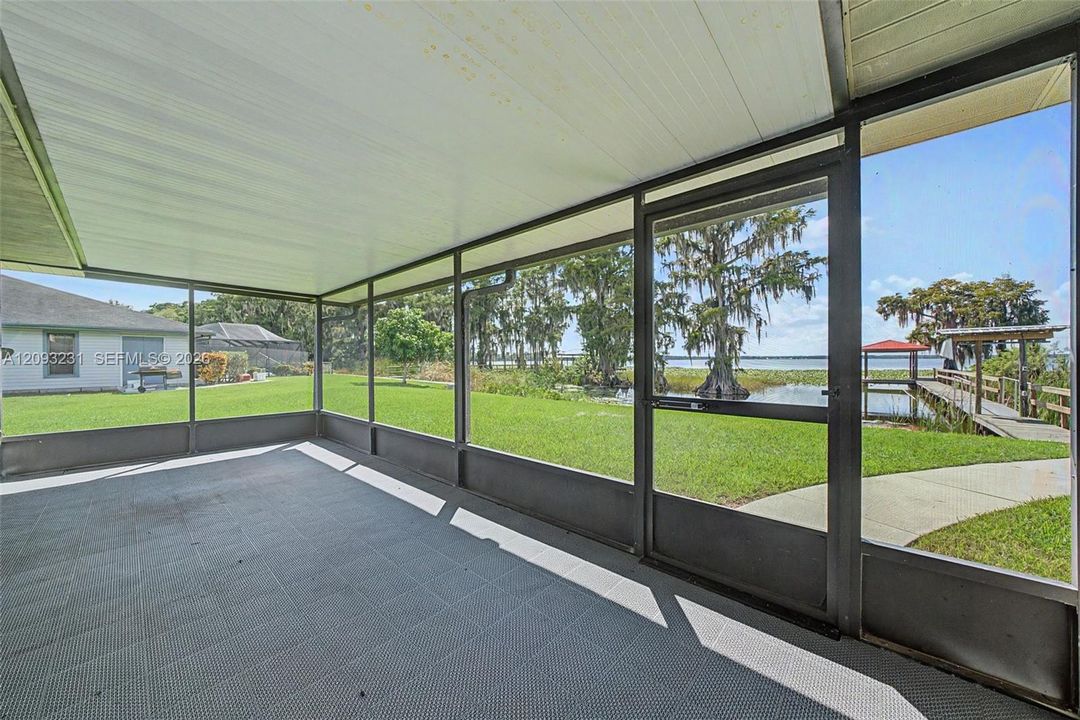 For Sale: $485,000 (3 beds, 2 baths, 1648 Square Feet)