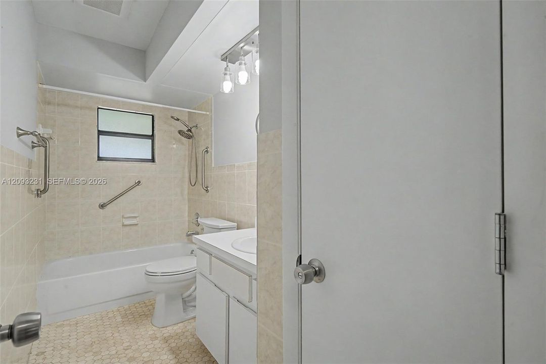 For Sale: $485,000 (3 beds, 2 baths, 1648 Square Feet)