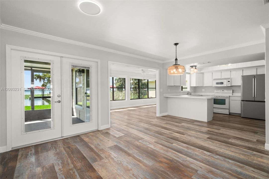 For Sale: $485,000 (3 beds, 2 baths, 1648 Square Feet)