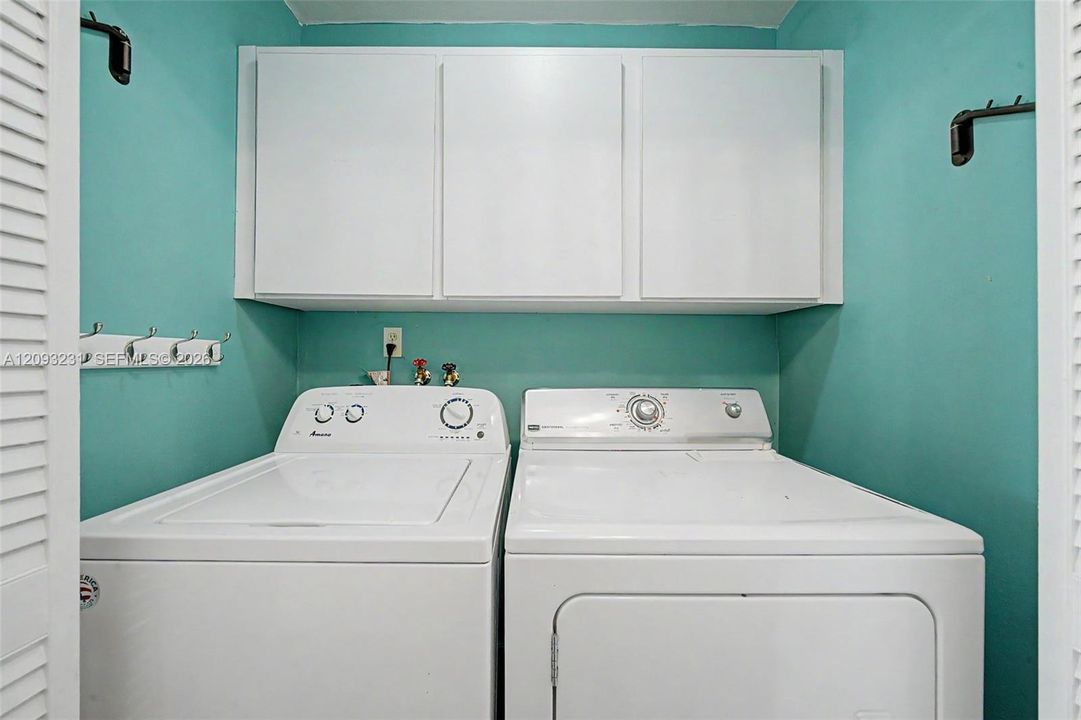 For Sale: $485,000 (3 beds, 2 baths, 1648 Square Feet)