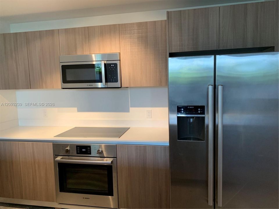 В аренду: $4,350 (2 спален, 2 ванн, 1077 Квадратных фут)