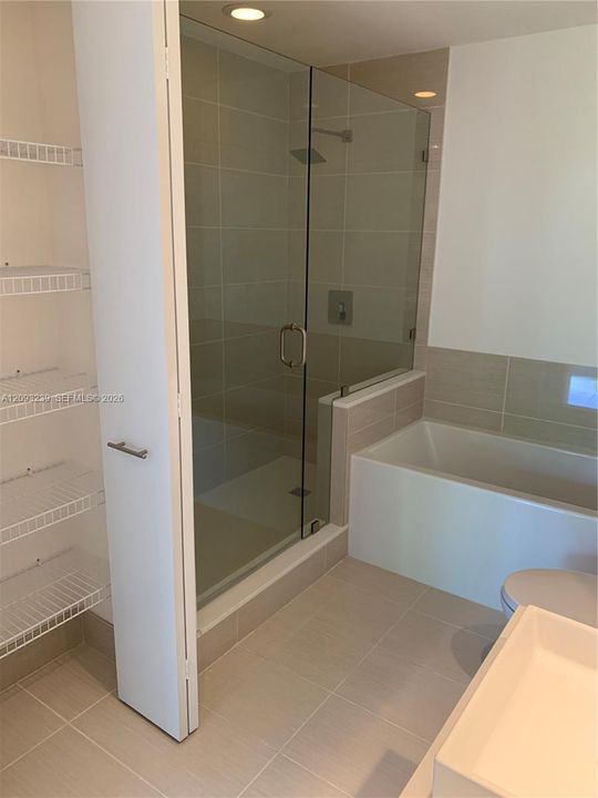 В аренду: $4,350 (2 спален, 2 ванн, 1077 Квадратных фут)