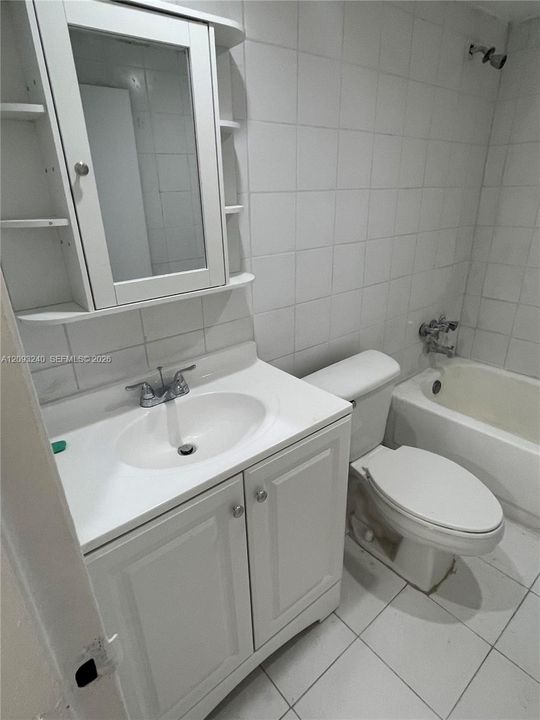 En Venta: $230,000 (2 camas, 2 baños, 852 Pies cuadrados)