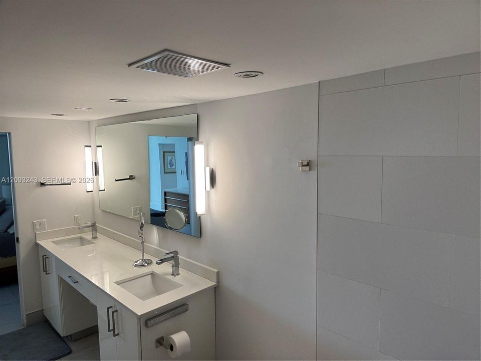For Rent: $6,200 (2 beds, 2 baths, 1409 Square Feet)