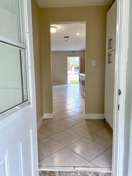 For Rent: $3,600 (3 beds, 2 baths, 1308 Square Feet)