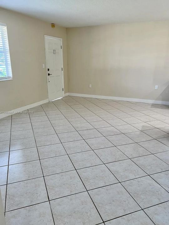 For Rent: $3,600 (3 beds, 2 baths, 1308 Square Feet)