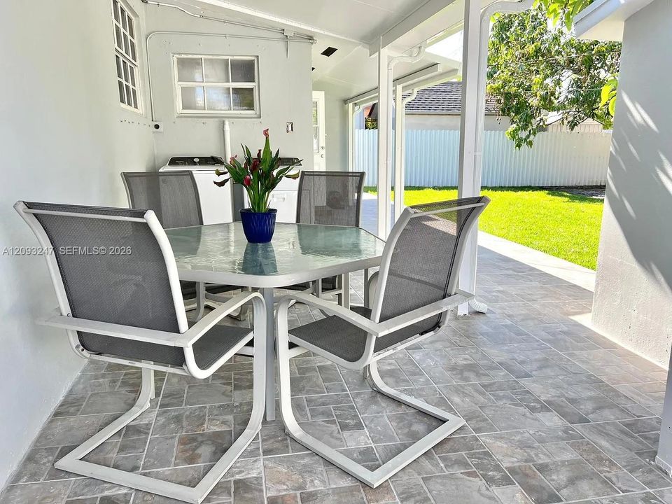For Rent: $3,600 (3 beds, 2 baths, 1308 Square Feet)
