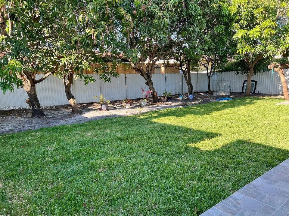 For Rent: $3,600 (3 beds, 2 baths, 1308 Square Feet)