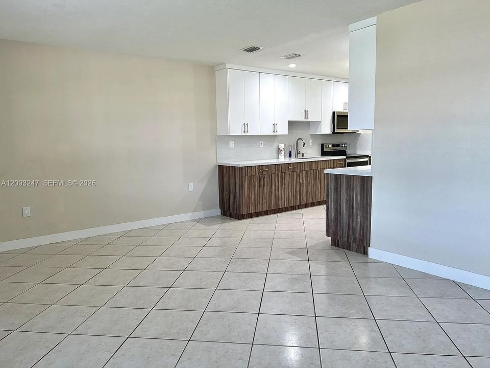 For Rent: $3,600 (3 beds, 2 baths, 1308 Square Feet)