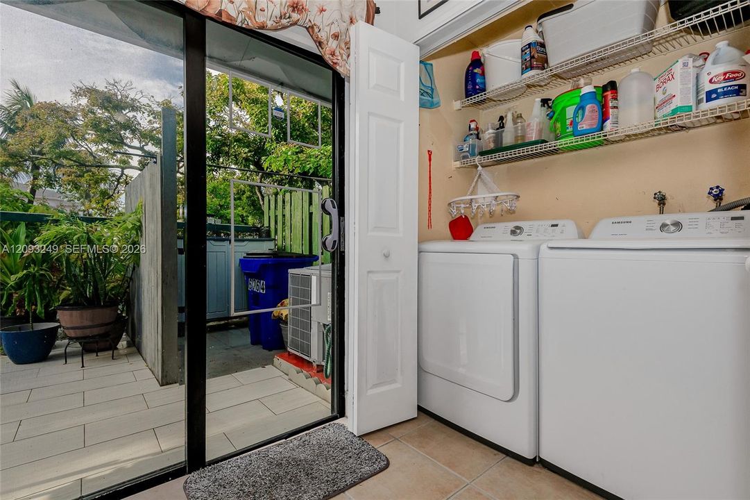 For Sale: $390,000 (3 beds, 2 baths, 1387 Square Feet)