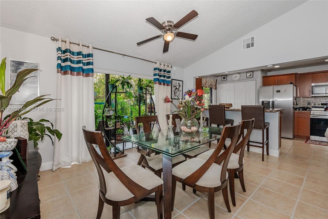 For Sale: $390,000 (3 beds, 2 baths, 1387 Square Feet)